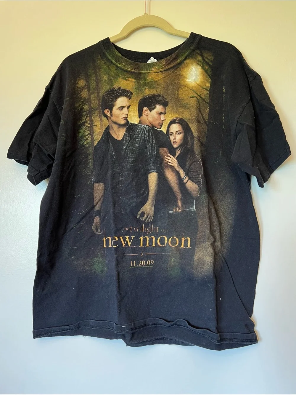 Twilight Saga Graphic Tee Bundle - Black & White - Picture 4 of 6